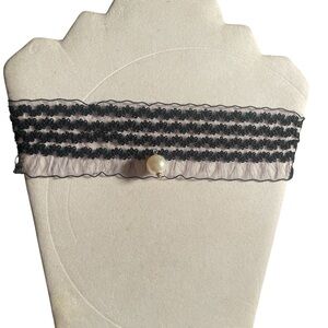 Elegant Black Lace Elastic Choker with Pearl.